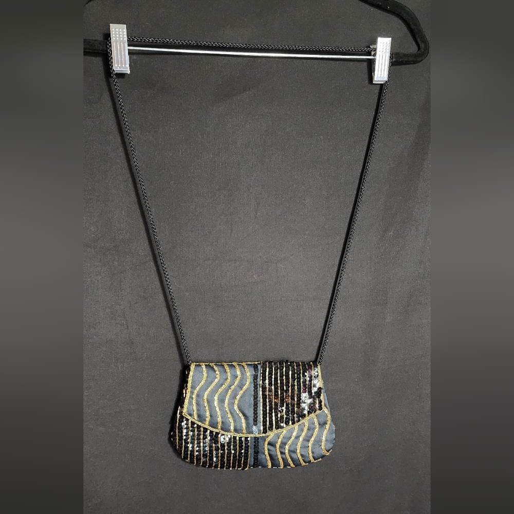 Black and gold Vintage beaded handbag With Strap